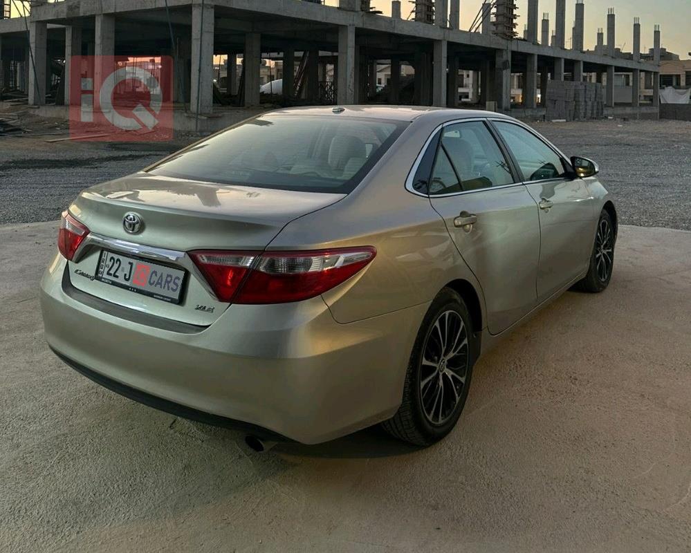 تۆیۆتا کامری